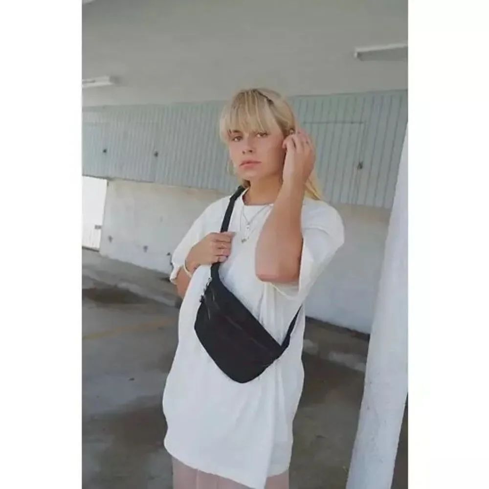 ✨Kipling Yasemina White Fanny Pack✨